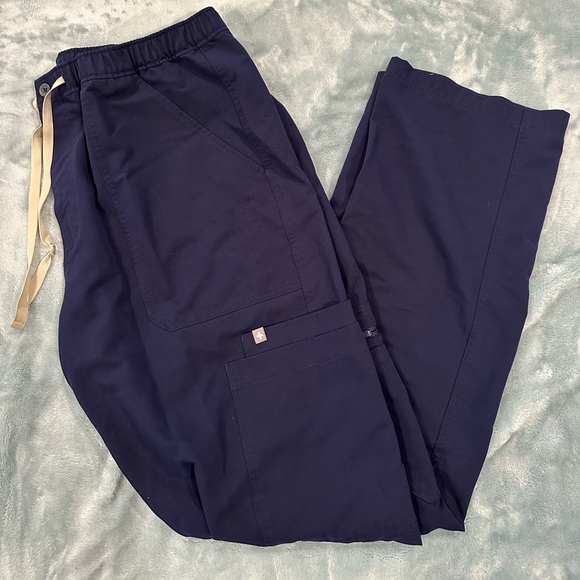 Men's Navy Figs Cairo Cargo Scrub Pants™ - Picture 2 of 4